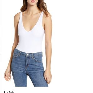 Leith V Neck Bodysuit Size M